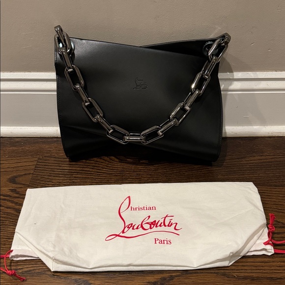NWOT Christian Louboutin
Loubitwist Chain Shoulder Bag in black Leather - Picture 6 of 10